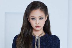 Nhìn lại 7749 kiểu tóc của Jennie: Ngay cả kiểu kỳ quặc nhất cũng vẫn thấy xinh