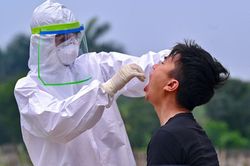 65 F1 của nam công nhân quốc phòng mắc Covid-19 ở Hà Nội