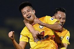 HLV Petrovic: 'Trịnh Văn Lợi hay nhất CLB Thanh Hóa'