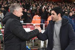 Trực tiếp bóng đá Arsenal vs MU: Ai cần vaccine ngừa thất bại?