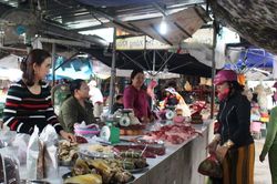 Vỡ hụi tiền tỷ, tiểu thương khốn đốn