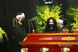 Thanh Lam, Trọng Tấn và các nghệ sĩ đến viếng NSND Trung Kiên