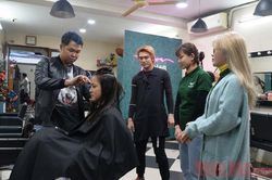 Bài 1: Tiệm tóc thanh xuân