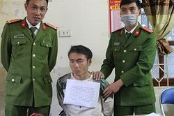 Khống chế đối tượng ôm 3 bánh heroin liều lĩnh chống trả