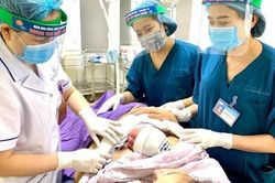 Quảng Ninh: Đỡ đẻ cho một sản phụ trong khu cách ly