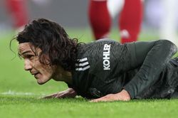 Cavani, Rashford chơi tệ trong trận hòa của Man Utd