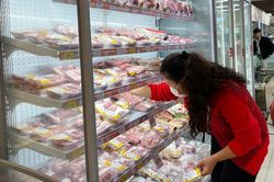 Tết Nguyên đán đến gần, dịch bệnh gia tăng, giá cả hàng hóa vẫn ổn định giá