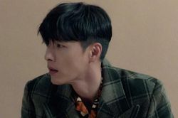 Hyun Bin 'hút hồn' fans với vẻ đẹp nam tính mọi góc độ