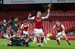 Arsenal vs MU: Trận chiến của những kẻ yếu bóng vía