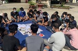 20 con bạc bị bắt cùng gần 300 triệu đồng