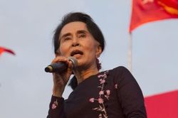 Đảng của bà Suu Kyi kêu gọi người dân phản đối 'đảo chính'