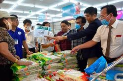 Kiên Giang đưa 70 tấn hàng ra đảo phục vụ nhân dân đón Tết