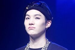 Ngưỡng mộ lý do BTS không lo lắng khi mắc lỗi sân khấu