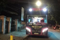 Phong tỏa xe chở 22 sinh viên FPT trong đêm để cách ly phòng dịch