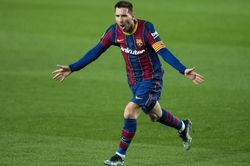 Messi lập siêu phẩm sút phạt ngay sau khi lộ hợp đồng nửa tỷ euro với Barca