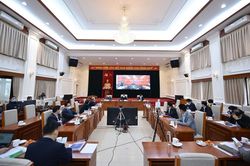 Phát triển trường chuyên không chạy theo thành tích