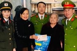 Mang Tết ấm đến với người dân nghèo mỗi dịp Xuân về