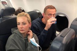 Vợ Alexei Navalny bị bắt vì tham gia biểu tình