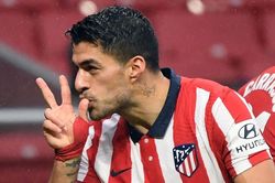 Atletico mơ vô địch nhờ điểm tựa Suarez