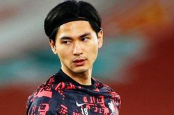 Minamino rời Liverpool