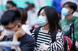 'Tôi nên hủy vé hay cố về quê ăn Tết?'