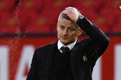 Solskjaer: MU đáng ra phải 'ghê gớm' hơn với trọng tài