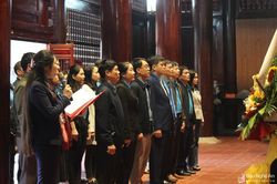 Liên đoàn Lao động tỉnh dâng hương tưởng niệm Chủ tịch Hồ Chí Minh nhân Ngày thành lập Đảng