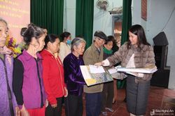 Báo Nghệ An và Tập đoàn Thiên Minh Đức, Công ty Hòa Hiệp trao quà Tết cho người nghèo ở Yên Thành