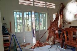 Căn nhà trong khu dân cư phát nổ, một người nguy kịch