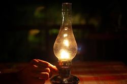 Ánh đèn dầu đêm đông…