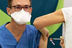 Áo sẽ triển khai lệnh bắt buộc tiêm ngừa đầu tiên ở châu Âu