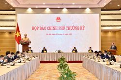 'Không ngăn sông cấm chợ' vì dịch COVID-19
