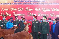 'Xuân biên giới thắm tình quân dân'