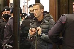 Tòa án Nga tuyên phạt Navalny 3,5 năm tù giam