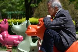 Lấy chồng già để hưởng của cải chưa được bao lâu, người phụ nữ sốc khi bị ép sinh con nối dõi với nhân vật không ngờ tới trong nhà