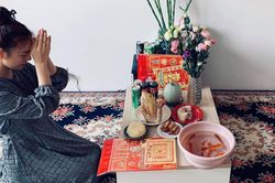 Mâm cỗ cúng Táo quân của các nghệ sĩ Việt
