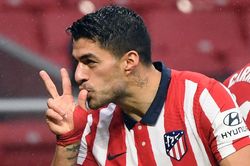 Suarez khiến Griezmann và Braithwaite bẽ mặt