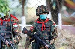Quân đội Myanmar chặn Facebook sau cuộc chính biến