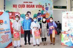 Chăm lo Tết cho người dân có hoàn cảnh khó khăn