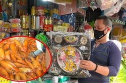 TP.HCM: Sức mua cá chép, vàng mã ngày ông Công, ông Táo giảm rõ rệt