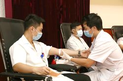 Y bác sỹ chung tay khắc phục tình trạng khan hiếm máu