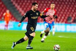 Điểm nhấn Granada 3-5 Barca: Messi tỏa sáng thầm lặng và sự thức tỉnh của gã khổng lồ