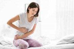 Dấu hiệu cảnh báo bạn đang bị táo bón