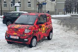 Nhà sản xuất ô tô siêu xa xỉ ra mắt xe EV giá rẻ