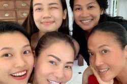 Á hậu Hoàng Oanh hội ngộ Bằng Lăng, Thu Minh ở Singapore