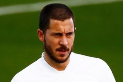 Berbatov: 'Real nên cân nhắc bán Hazard'