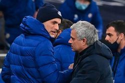 Tuchel khiêm tốn sau chiến thắng, Mourinho chỉ trích trọng tài