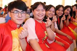 Cây mùa xuân yêu thương