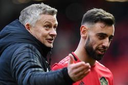 MU gia hạn Bruno Fernandes, Aguero mở cửa sang Barca
