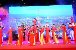 Vui từng bước xuân